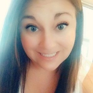 Meet your Posher, Carla